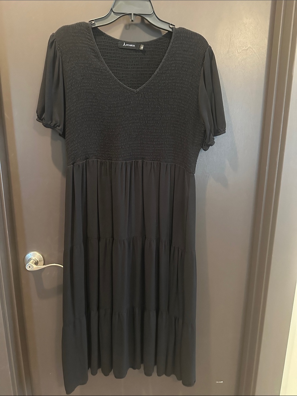 Anrabess Black Smocked Bodice Tiered Skirt V Neck Midi Summer Dress Size XL